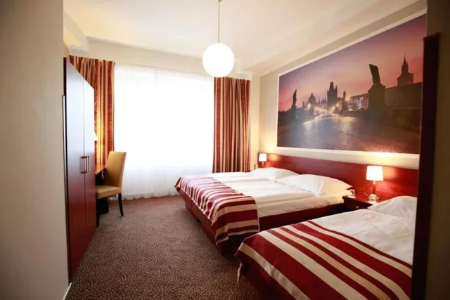 غرفة ثلاثية بسرير مزدوج وسرير فردي، Metropolitan Old Town Hotel 6/10