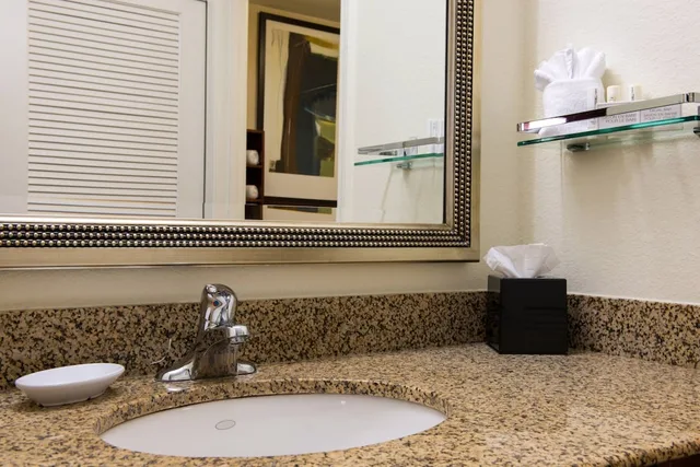 جناح بسرير كينج بغرفة نوم واحدة مع أريكة، Residence Inn Gainesville I-75 9/10