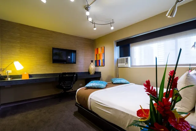 Lifestyle, Family Suite, 2 Queen Beds, City View, Vive Hotel Waikiki 9/10