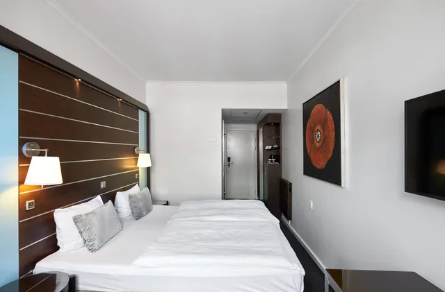 غرفة قياسية بسرير مزدوج أو سريرين منفصلين، Imperial Hotel 1/6