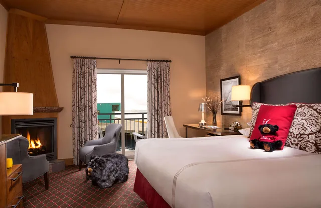غرفة بسرير كينج، The Edgewater Hotel 1/5