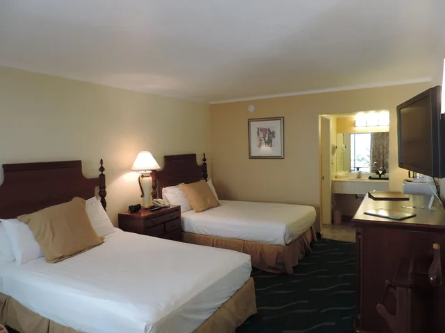غرفة تقليدية بسريرين كوين، Floridian Hotel 1/6