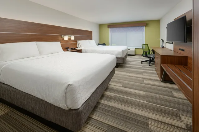 غرفة قياسية بسريرين كوين لذوي الإعاقة، Holiday Inn Express Hotel & Suites Tullahoma 1/4