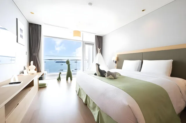 Kids, Premium, House, King Bed, Kitchen, Hidden Bay Hotel 1/1