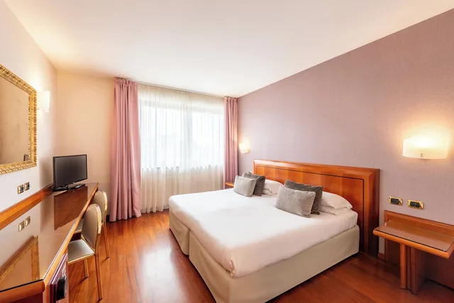 غرفة سوبيريور مفردة بسريرين منفصلين، Hotel Palace Verona 6/10