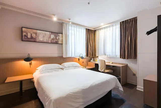 جناح بزنس بسرير كينج، Jinjiang Inn Select (Shanghai Nanjing Road Pedestrian Street) 1/1