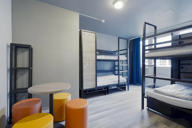 سكن مشترك مختلط بأربعة أسرّة، a&o Dusseldorf Hauptbahnhof 8/10