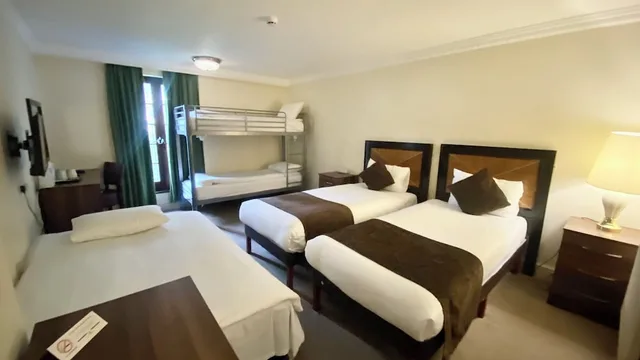 غرفة عائلية، Europa Gatwick Hotel 1/10