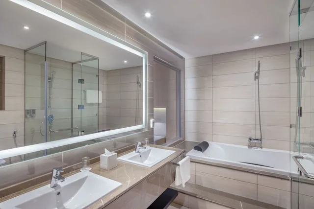 جناح ملكي بإطلالة على البحر بغرفتي نوم، فور بوينتس شيراتون كورنيش جدة(Four Points by Sheraton Jeddah Corniche) 3/4