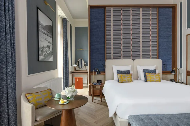 Traveller, Junior Suite, King Bed, Hotel Metropole Geneve 2/4