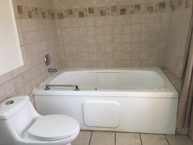 Deluxe, Suite, Multiple Beds, Partial Ocean View، Motel6 Pismo Beach, CA - Pacific Ocean 7/7