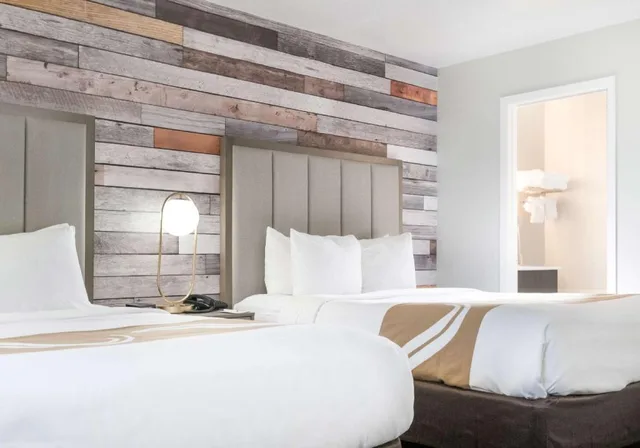 Efficiency, 2 Queen Beds، Quality Inn South Lake Tahoe 2/3