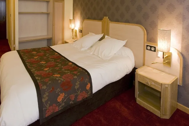 غرفة سوبيريور بسرير مزدوج بحوض استحمام، Relais Du Roy 1/3