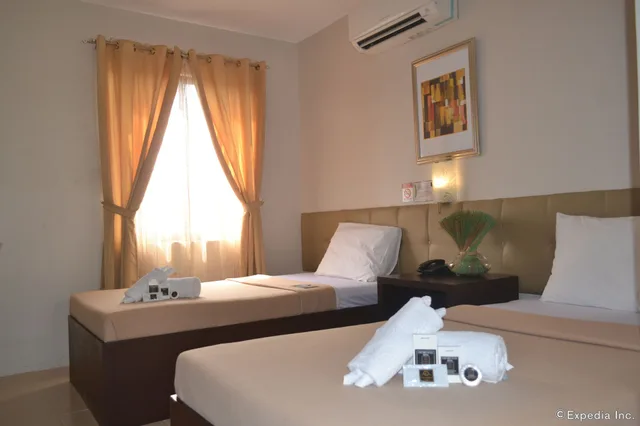 غرفة قياسية بسريرين منفصلين، Columbus Plaza Hotel 1/6