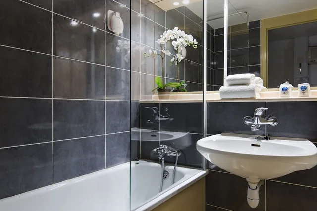 غرفة قياسية بسرير مزدوج، Comfort Hotel Grenoble Meylan 5/5
