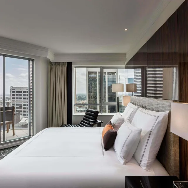 Skyline, Signature, Balcony, High Floor، Swissotel Sydney 1/8