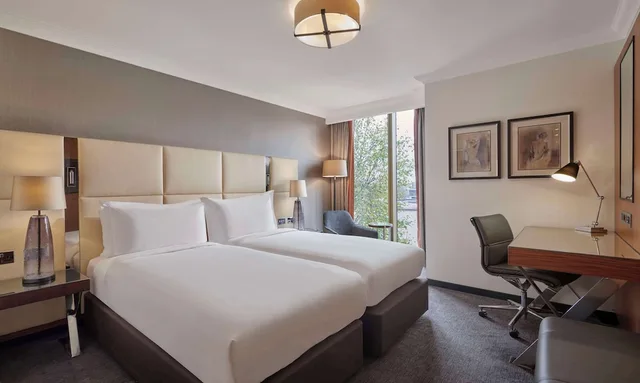غرفة بسريرين منفصلين بإطلالة على النهر، Hyatt Regency London Albert Embankment 1/2