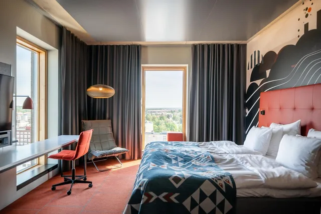 غرفة ديلوكس بسرير كينج مع سرير إضافي، Sokos Solo Hotel Torni Tampere 3/10