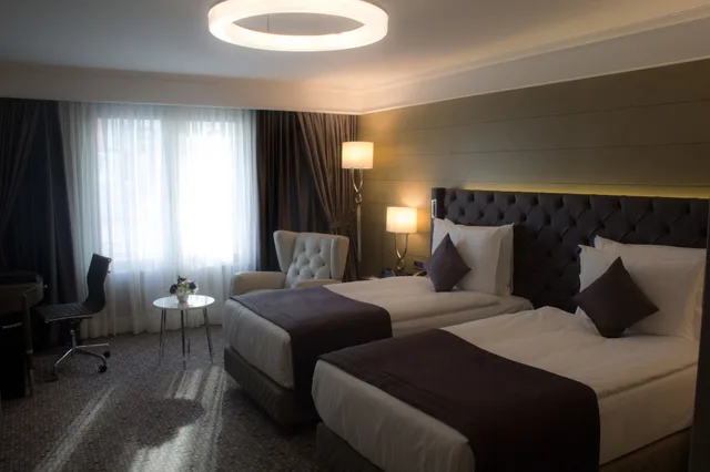 جناح بسرير كينج بإطلالة على المدينة مع أريكة مع دخول الصالة، RADISSON BLU HOTEL ISTANBUL SISLI 3/5