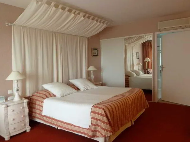 غرفة سوبيريور بسرير مزدوج، Manoir de La Roche Torin the Originals Relais Relais Du Silence 1/1