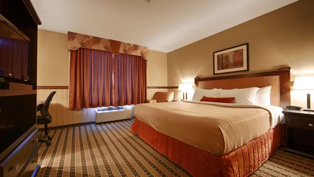 غرفة قياسية بسرير كينج، Best Western Diamond Inn 2/6