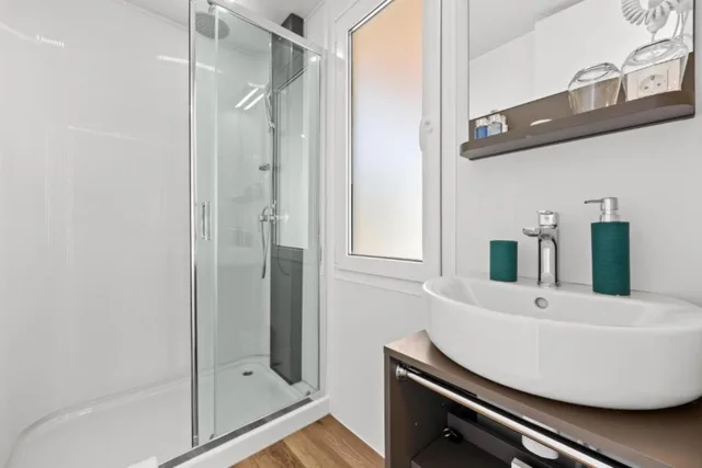 2 Bedrooms, Luxury, Mobilehouse, Terrace، Amadria Park Camping Sibenik Mobile Homes 2/2