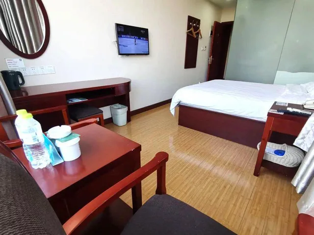 غرفة بزنس بسرير كوين، GreenTree Inn Qingdao Jiaozhou Sanlihe Park Express Hotel 1/1