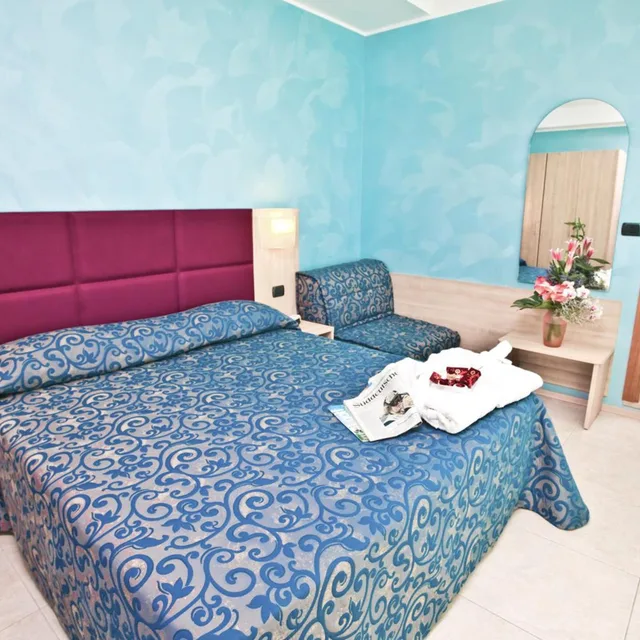 غرفة ديلوكس ثلاثية بإطلالة على البحر، Hotel Levante 2/3