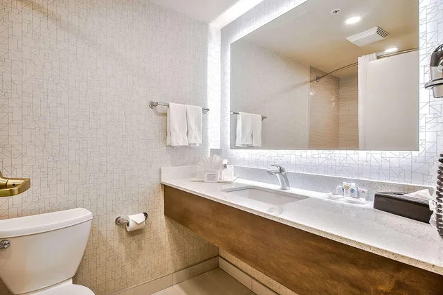 غرفة سوبيريور بسريرين كوين، Comfort Inn and Suites South Calgary 2/2