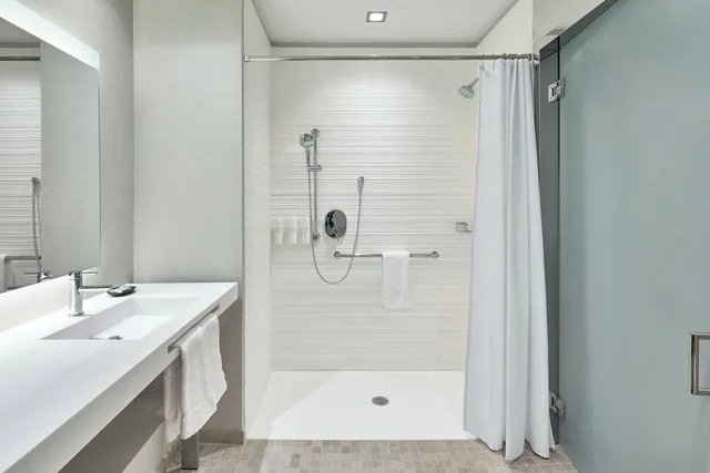 غرفة كلاسيكية بسرير كوين، Ac Hotel Auburn 5/8