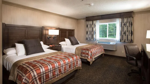 غرفة بسريرين كوين يُسمح فيها بالحيوانات الأليفة، Best Western Plus Flathead Lake Inn And Suites 2/4