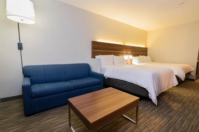 suite, multiple beds، Holiday Inn Express & Suites Houston North I-45 Spring, an IHG Hotel 1/5