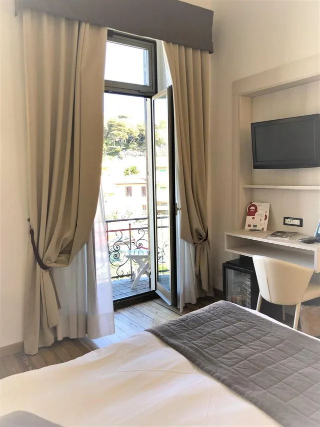 Economy, Single, Hill View، Parigi 2/6