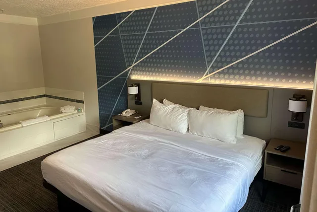 جناح، Comfort Suites Clackamas 2/3
