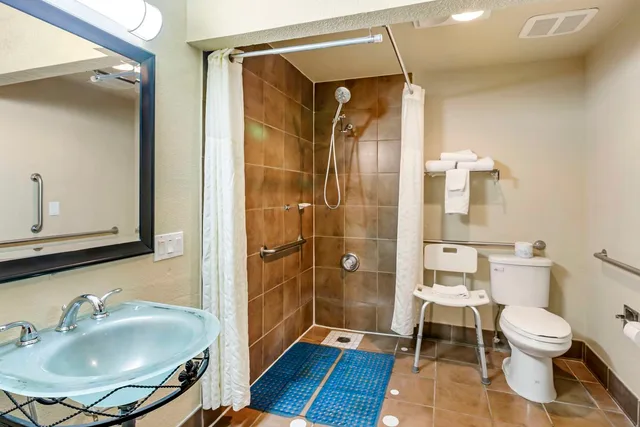 غرفة بسرير كينج مع أريكة لذوي الإعاقة، Best Western Elko Inn 4/4