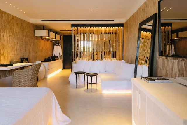 Eos, King Bed, Garden View, Sofa، O by Myconian, Mykonos, a Member of Design Hotels 2/9