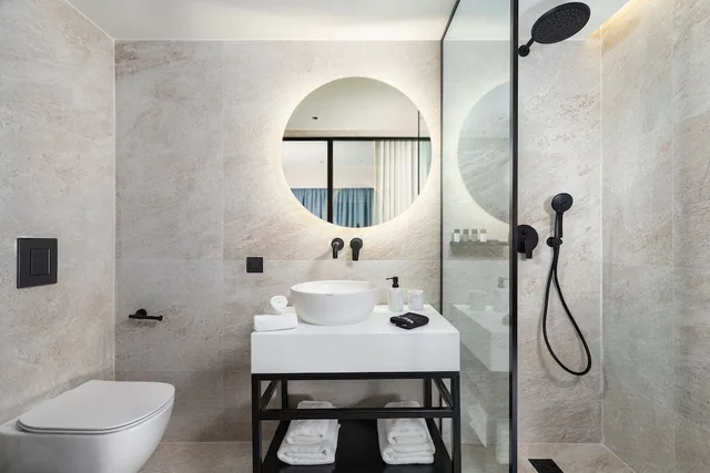 غرفة كومفورت بسرير كوين بشرفة، The Residence Aiolou Suites & SPA 5/7