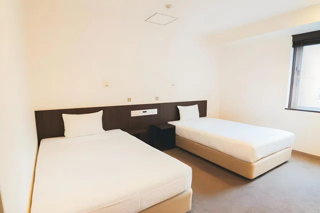 Universal، Quintessa Hotel Kokura Comic & Books 1/2