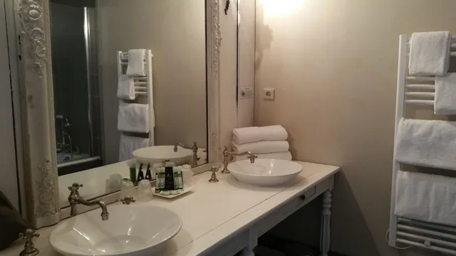 غرفة عائلية بسرير مزدوج وسريرين منفصلين، La Maison Douce 2/4