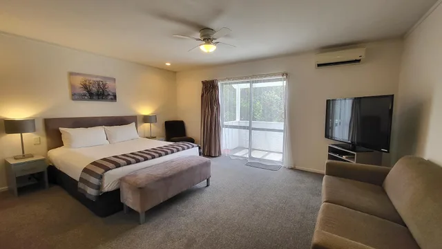 جناح تنفيذي، Manukau Motor Lodge 1/2