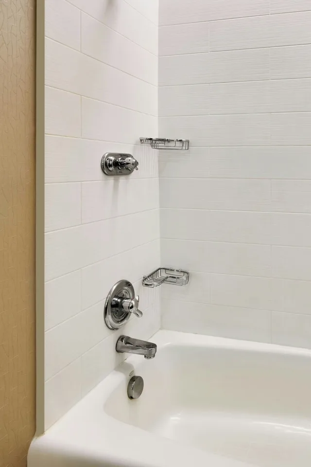 جناح بسرير كينج مع سرير سحّاب إضافي لذوي الإعاقة، Springhill Suites Provo 4/5