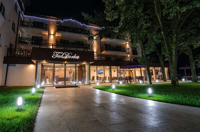 TeoDorka Med & Spa، تورون 2/41