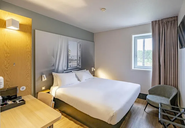 Double Superior room, B&B HOTEL Arcachon Gujan Mestras 3/7