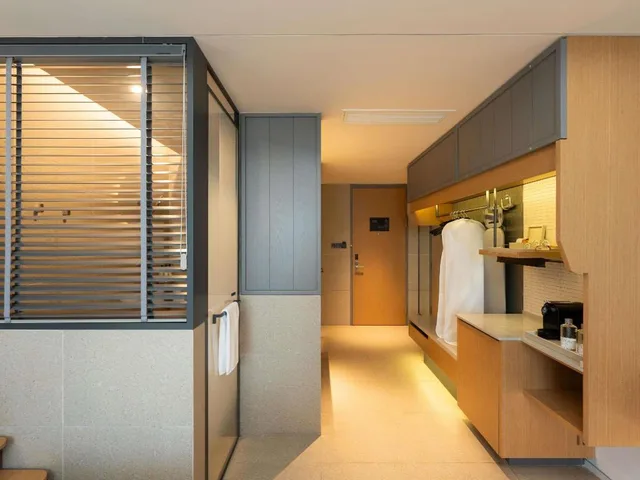 Deluxe, Twin Beds, City Side، Novotel Shanghai Hongqiao Gubei 2/6