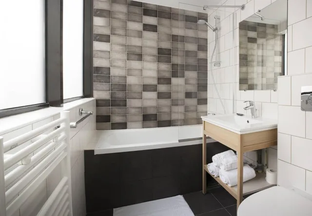 Room, Double Bed, Hotel Izzy By Happyculture 9/10