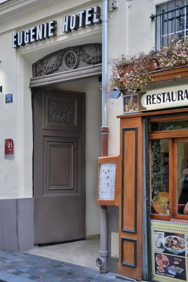 غرفة بسرير مزدوج أو سريرين منفصلين، Hotel Eugenie 1/1