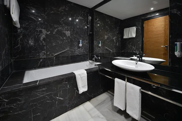 جناح بشرفة، Le Yacht Suites hotel 3/4