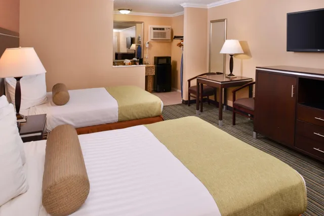 غرفة، Best Western Courtesy Inn - Anaheim Park Hotel 8/10