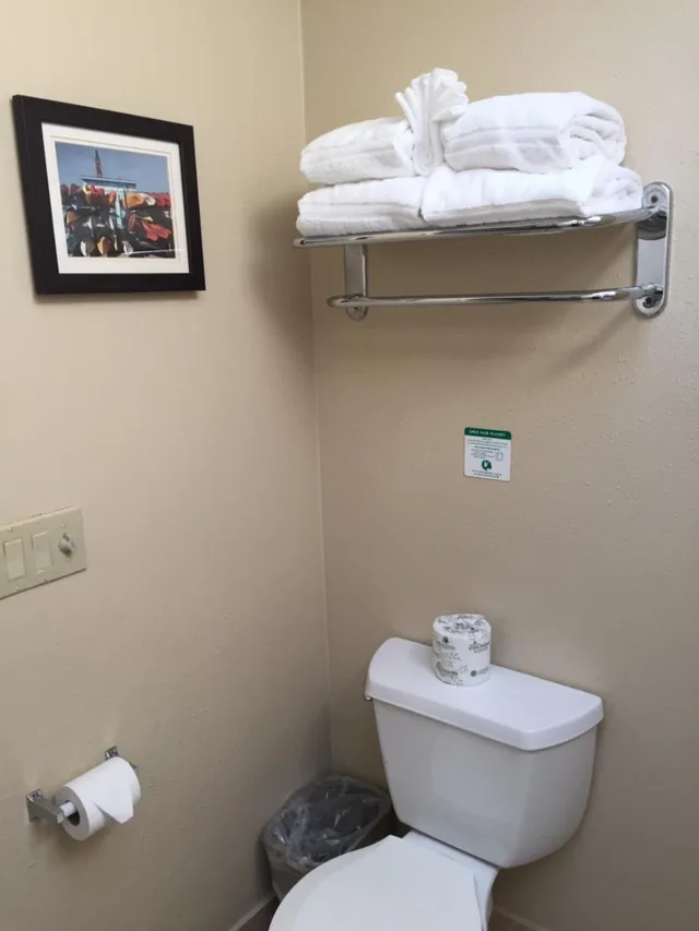 غرفة رباعية، Comfort Inn Santa Cruz North 7/9