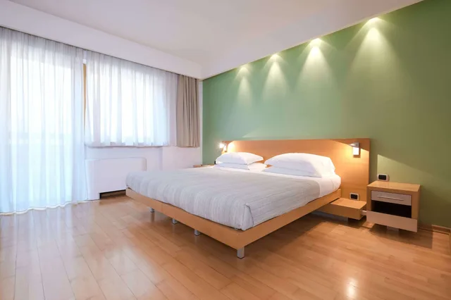 غرفة سوبيريور بسريرين منفصلين، GRAND HOTEL TERME DI COMANO 2/4